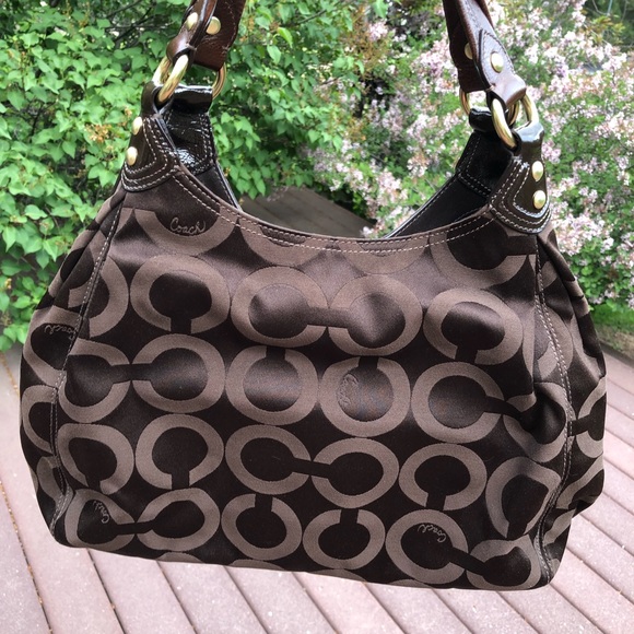 Coach Shoulder Bag, Like New! - Picture 4 of 6